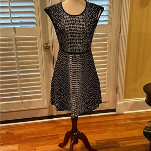 BCBG Maxazria black-and-white sleeveless dress size small